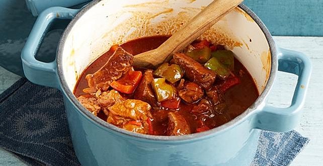 Ungarisches Gulasch REZEPTE UND BACKEN