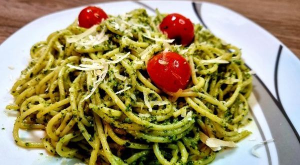 Basilikum – Pesto | Selber machen | mit Spaghetti – REZEPTE UND BACKEN