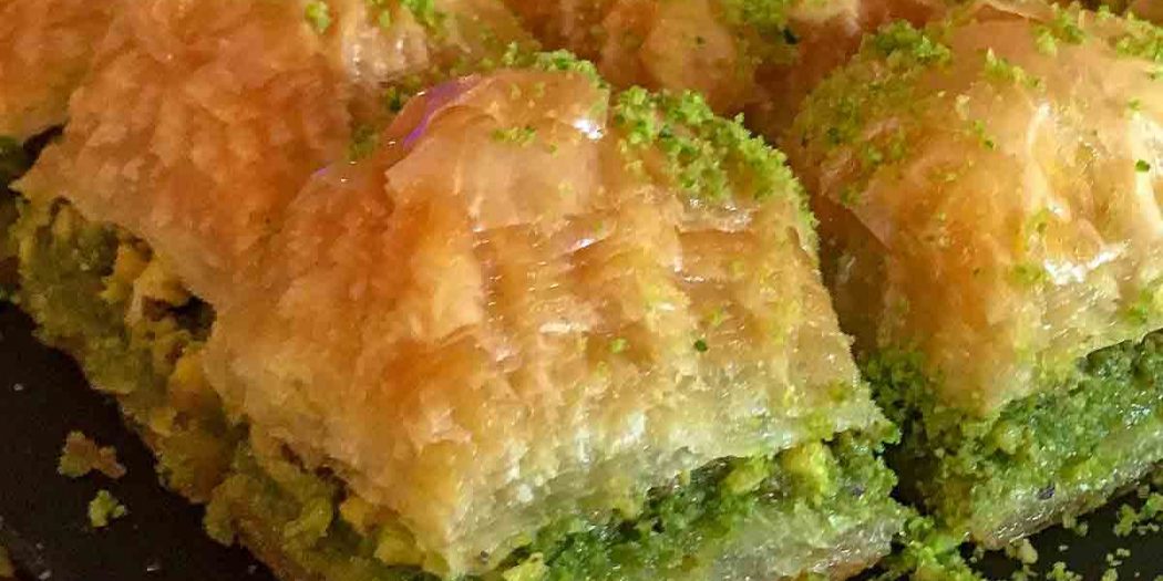 Kaltes Baklava | mit Pistazien | Saftig und Lecker – REZEPTE UND BACKEN